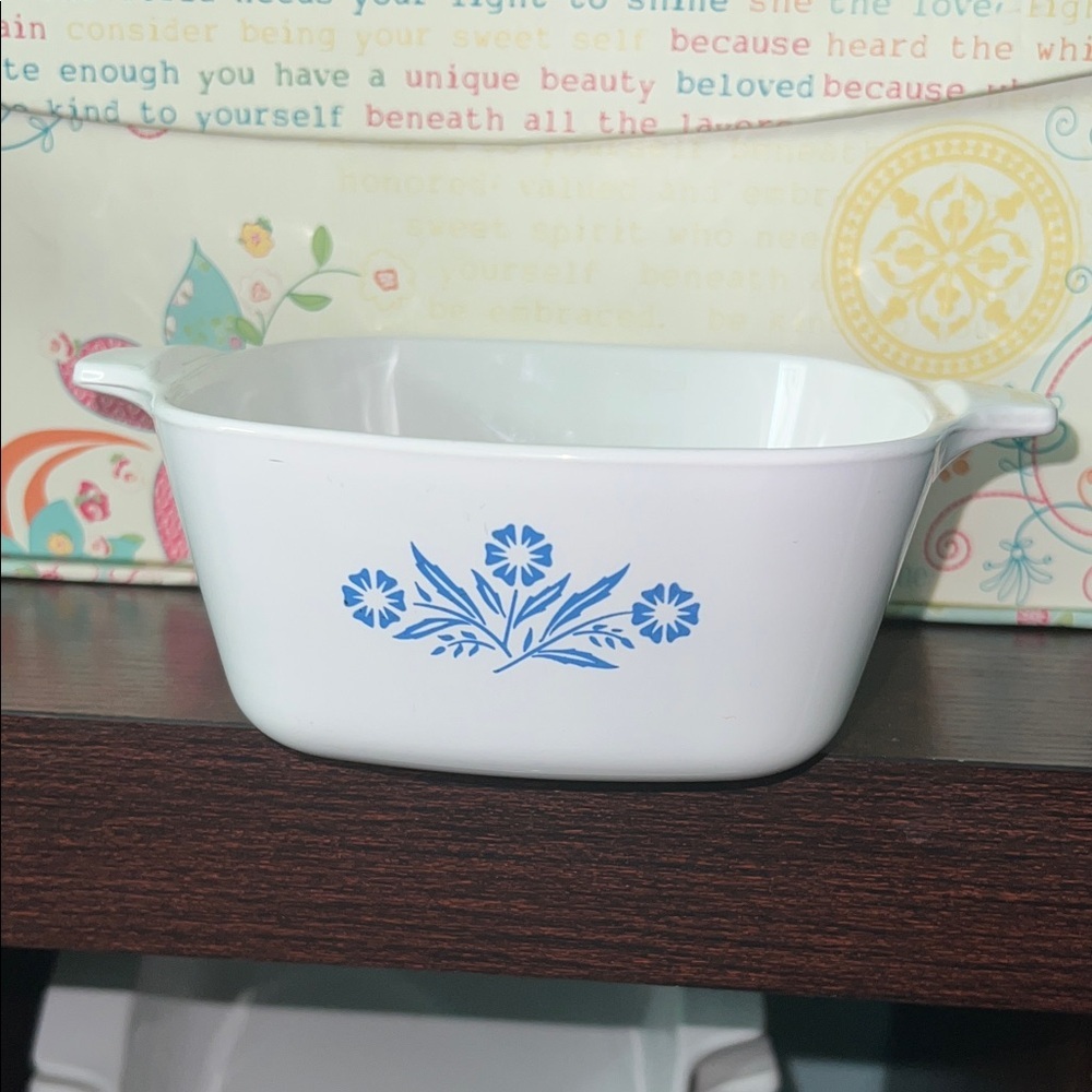 Vintage Corningware Baking Dish  Blue Corn Flower Design $12
2 3/4 cup capacity